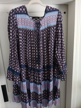 Suzanne Betro Navy Floral Geometric Blouse